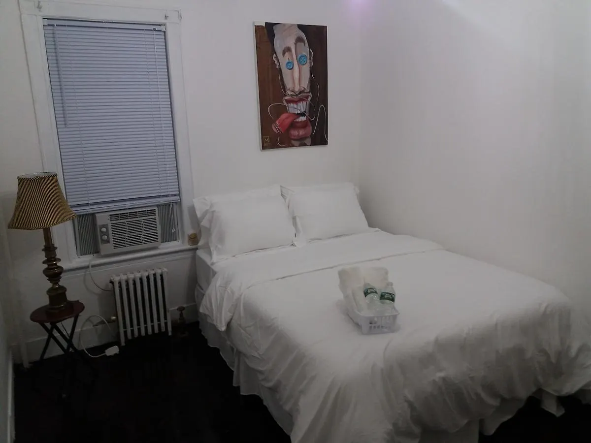 Bed & Breakfast Victorian Inn New York